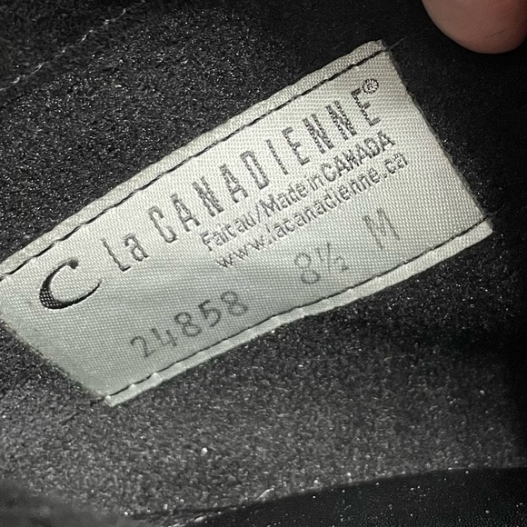 LA CANADIENNE Waterproof Suede Heeled Bootie Black Size 8.5 - Picture 4 of 11